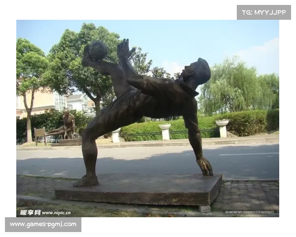 足球艺术之美 绘画与雕塑展览